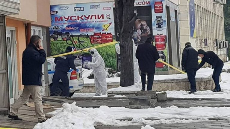 Застреляха мъж пред областната управа в Пловдив