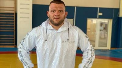 Хванаха български борец с допинг