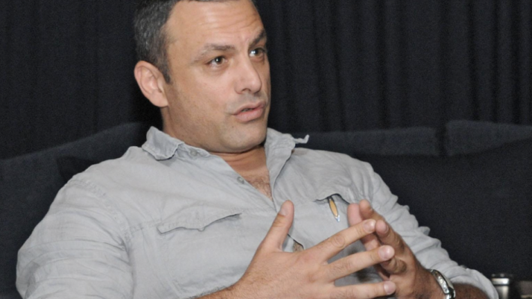 В мрежата: “Да, потвърждавам новината за Юксел Кадриев. Наемът му е 80 лева”