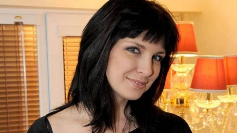 Жени Калканджиева смени Тачо с вълк СНИМКА