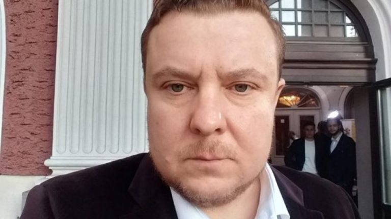 След развода: Васил Драганов удари печалба в казино
