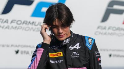 17-годишния българин, който продължава да следва пътя към F1
