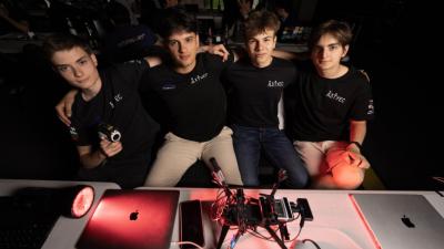 От ТУЕС в София до едно от най-авторитетните технологични събития в Европа – огромният успех на четирима български ученици