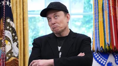 Синина на окото и обвинения в употреба на наркотици – как Илон Мъск се сбогува с поста си в Белия дом