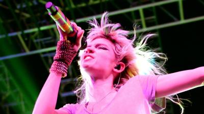 Tатуировката на лицето, с която Grimes изненада