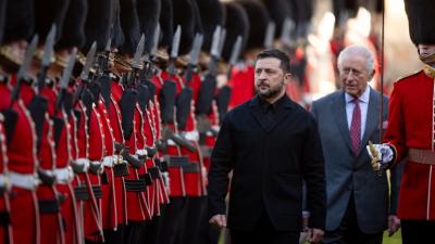 Кралски жестове: Чарлз посреща президента Зеленски и отдава почит на ЛГБТ+ военните