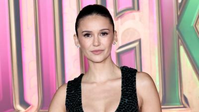 Къде Нина Добрев показа страхотна форма по бански