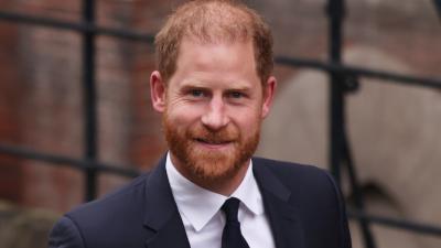 “Уверен и готов” – принц Хари обратно в Лодон за най-важната си битка
