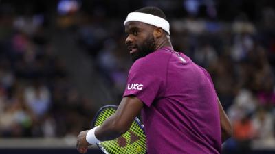 Задраскано с маркер лого – странната ситуация, в която изпадна Франсис Тиафо