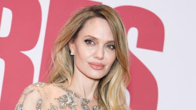 Още едно от децата на Анджелина Джоли и Брад Пит се отказа от фамилията на баща си