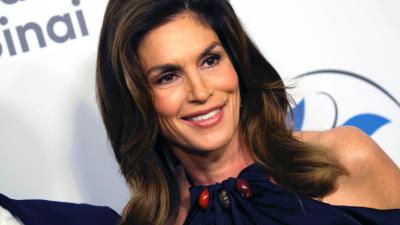 Синди Крауфорд на 60 – как супермоделът продължава да поддържа забележителната си форма