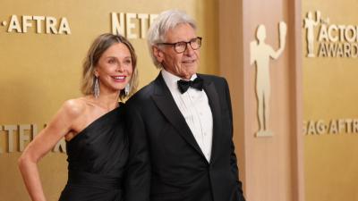 Харисън Форд и 22 години по-младата му съпруга с рядка публична изява