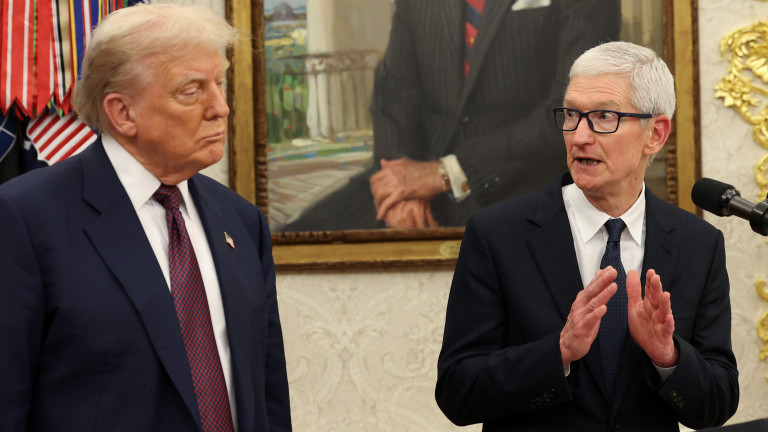 Доналд Тръмп за Тим Кук: “Обади се да ми целуне задника”